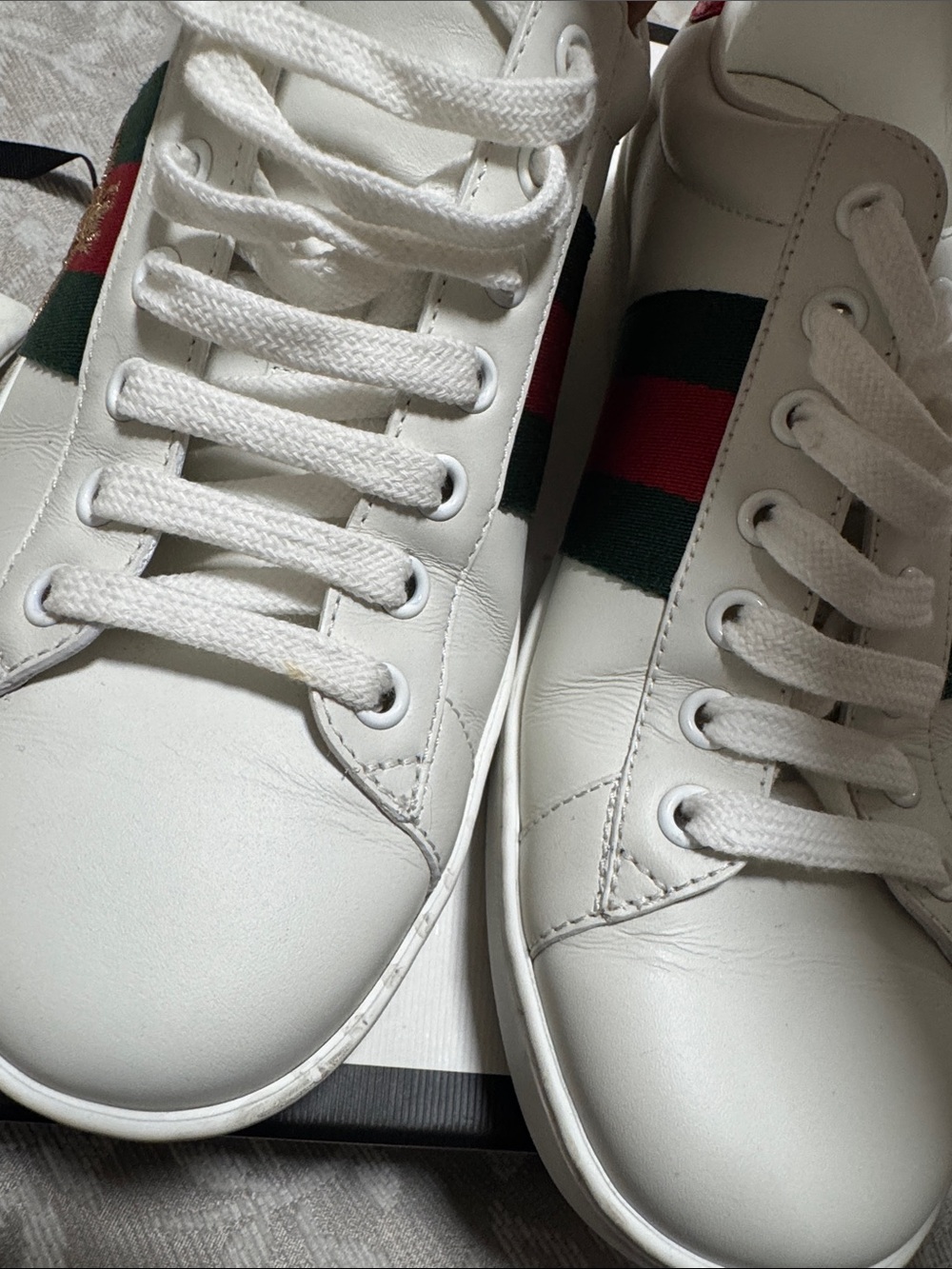 Gucci White Leather Sneakers – Green & Red Web Stripe